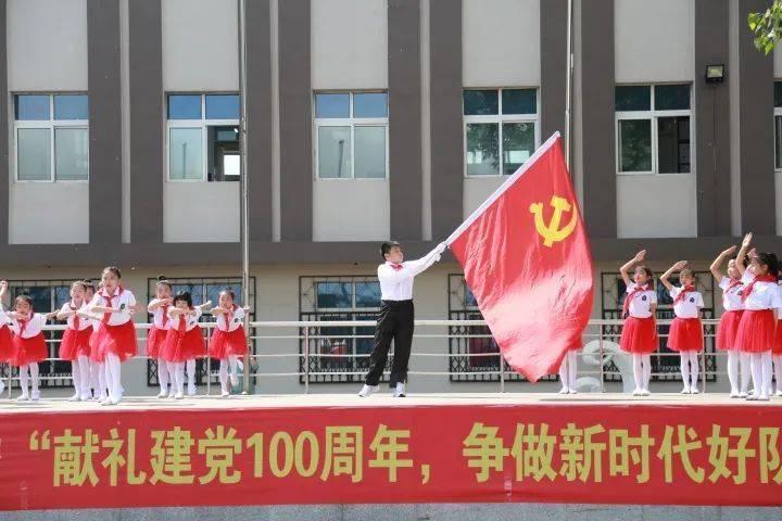 吴京谢楠婚变锤了?大S靠前夫养光头佬?王鹤棣碰瓷王一博?虞书欣违法被查?张檬小三报应瓜?谢彬彬混的惨?